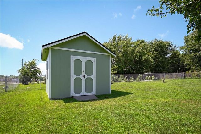 887 Glengera Street, Peculiar, MO 64078