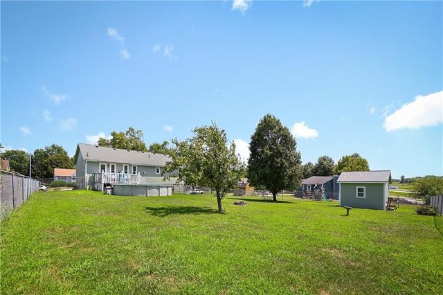 887 Glengera Street, Peculiar, MO 64078