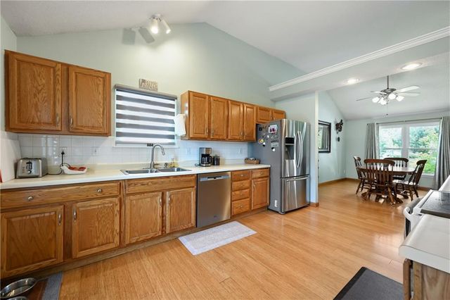 887 Glengera Street, Peculiar, MO 64078