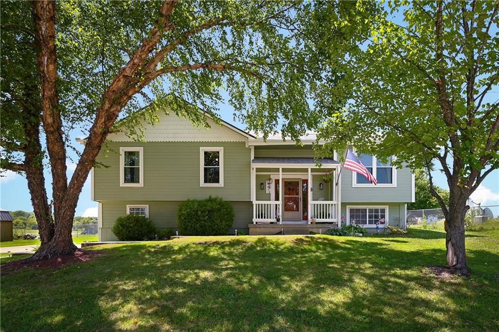 887 Glengera Street, Peculiar, MO 64078
