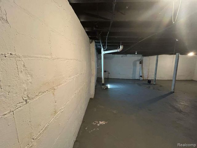 6078 Plainview Avenue, Detroit, MI 48228