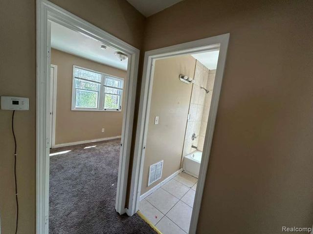 6078 Plainview Avenue, Detroit, MI 48228