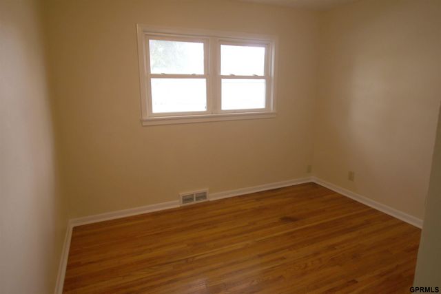 3221 Reed Drive, Bellevue, NE 68005