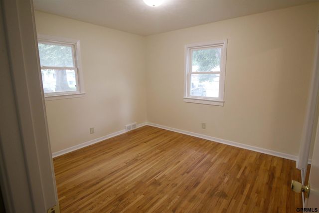 3221 Reed Drive, Bellevue, NE 68005