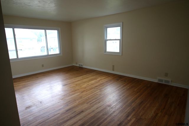 3221 Reed Drive, Bellevue, NE 68005