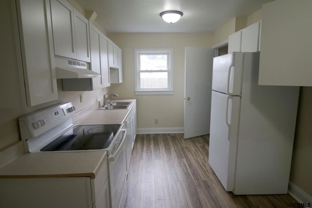 3221 Reed Drive, Bellevue, NE 68005