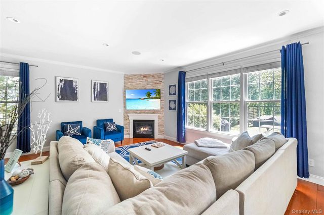 39 Foster Road A, Quogue, NY 11959