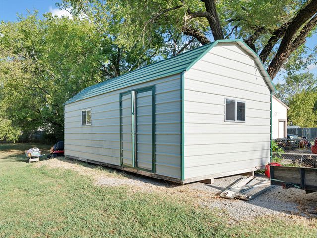 203 N Shawnee Street, Catoosa, OK 74015