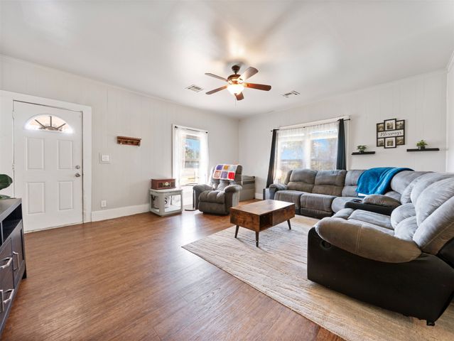 203 N Shawnee Street, Catoosa, OK 74015