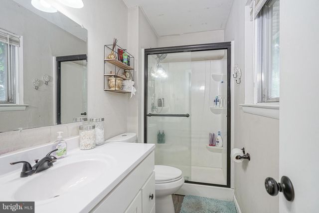 47 BRYANT RD, Blackwood, NJ 08012