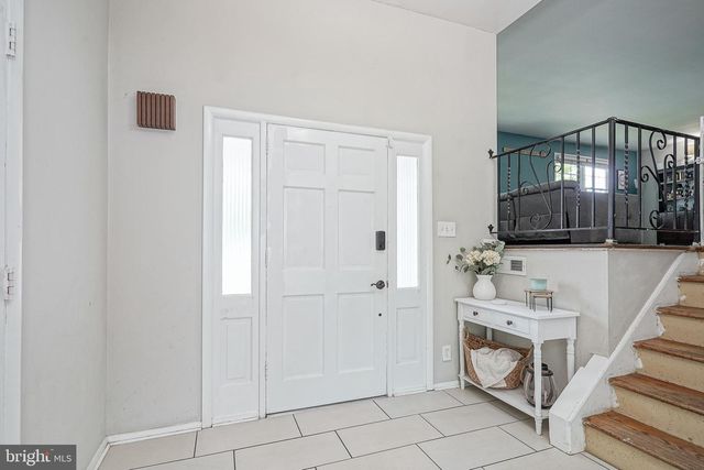 47 BRYANT RD, Blackwood, NJ 08012