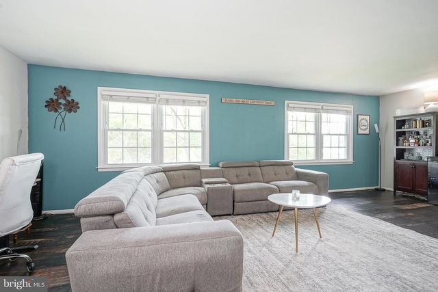 47 BRYANT RD, Blackwood, NJ 08012