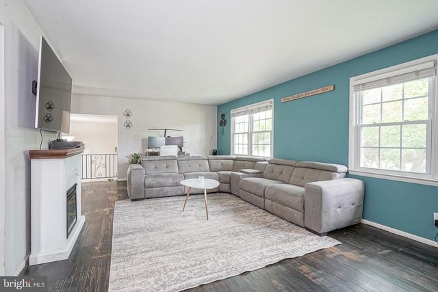 47 BRYANT RD, Blackwood, NJ 08012