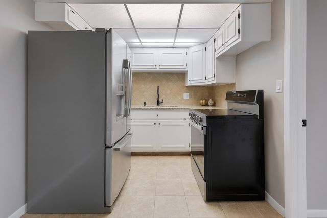 2900 Maple Avenue 17E, Downers Grove, IL 60515