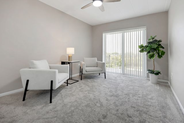 2900 Maple Avenue 17E, Downers Grove, IL 60515