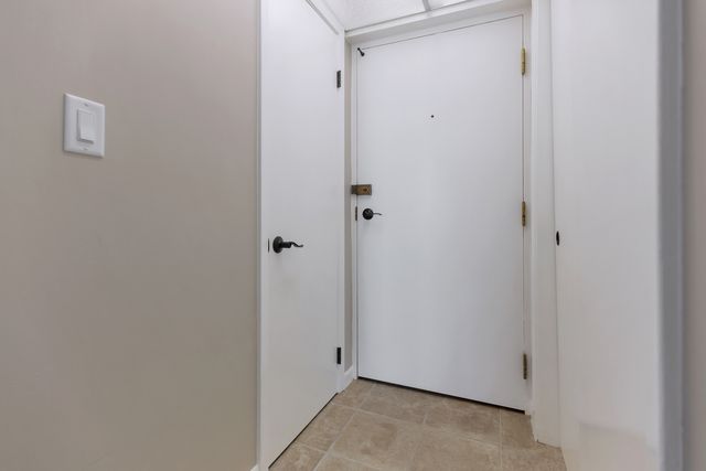 2900 Maple Avenue 17E, Downers Grove, IL 60515