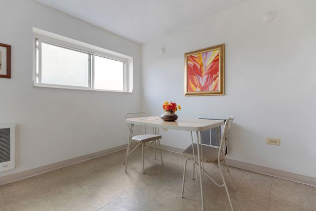 2900 Maple Avenue 17E, Downers Grove, IL 60515