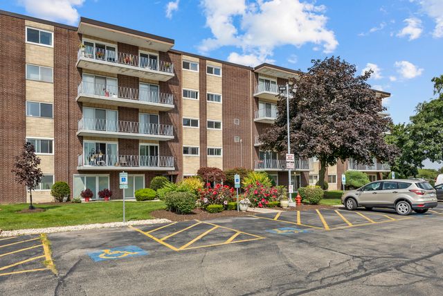 2900 Maple Avenue 17E, Downers Grove, IL 60515