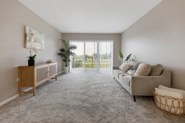 2900 Maple Avenue 17E, Downers Grove, IL 60515