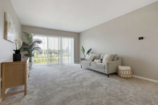 2900 Maple Avenue 17E, Downers Grove, IL 60515
