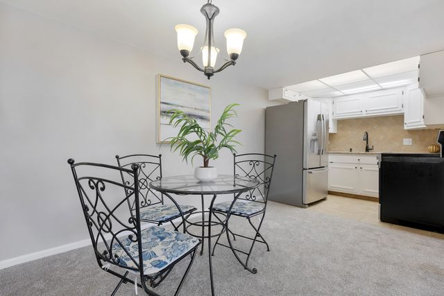2900 Maple Avenue 17E, Downers Grove, IL 60515
