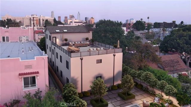 284 S Coronado, Los Angeles, CA 90057