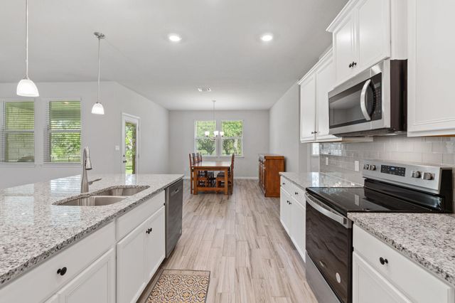 127 Tom Kite DR, Burnet, TX 78611