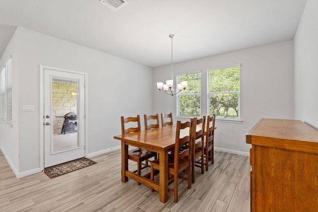 127 Tom Kite DR, Burnet, TX 78611