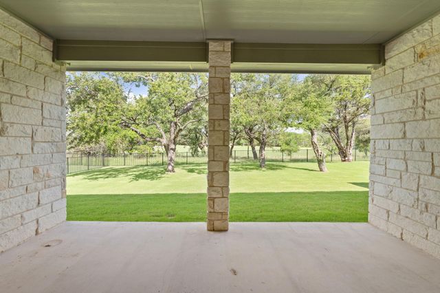 127 Tom Kite DR, Burnet, TX 78611