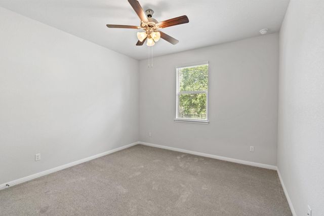 127 Tom Kite DR, Burnet, TX 78611
