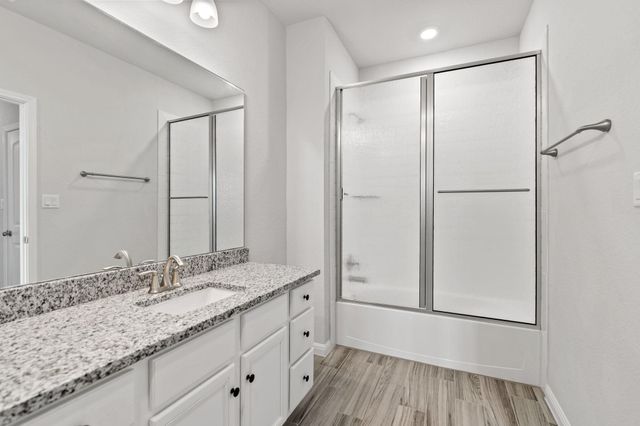 127 Tom Kite DR, Burnet, TX 78611