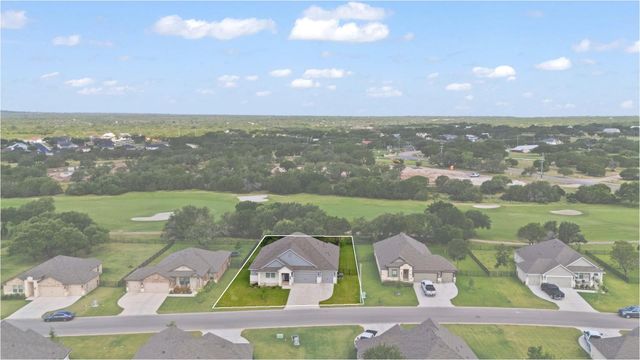 127 Tom Kite DR, Burnet, TX 78611