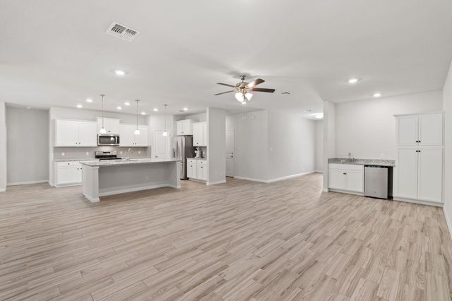 127 Tom Kite DR, Burnet, TX 78611
