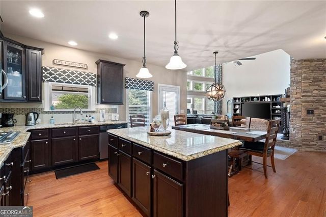 189 Lakestone Parkway, Woodstock, GA 30188