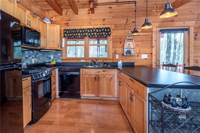 453 Sunset Cliff Drive, Jasper, GA 30143