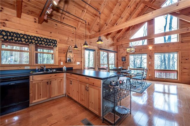 453 Sunset Cliff Drive, Jasper, GA 30143