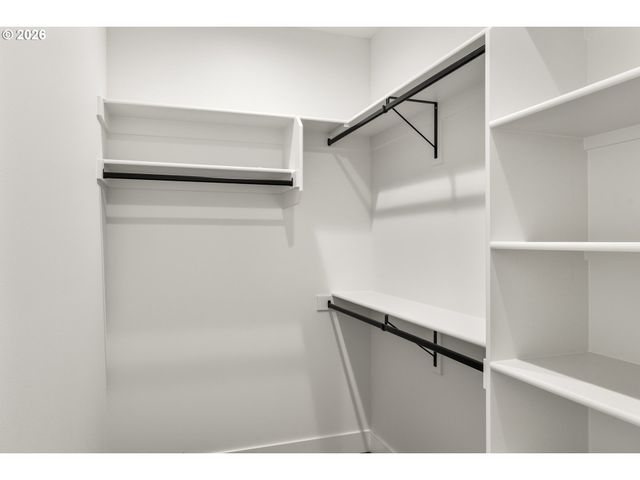 1271 brown, Woodburn, OR 97071