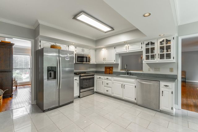 1834 Bay Pointe Drive, Hixson, TN 37343