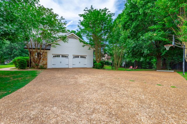 1834 Bay Pointe Drive, Hixson, TN 37343
