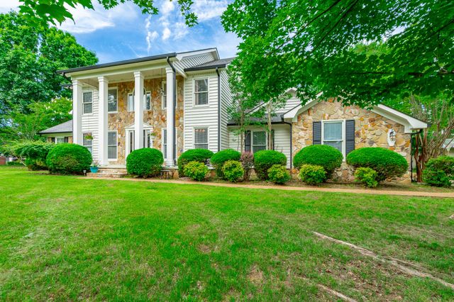 1834 Bay Pointe Drive, Hixson, TN 37343