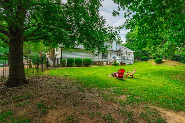 1834 Bay Pointe Drive, Hixson, TN 37343