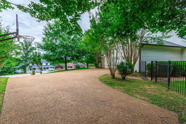 1834 Bay Pointe Drive, Hixson, TN 37343