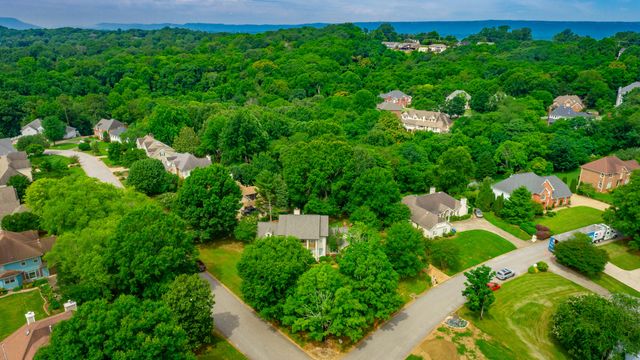 1834 Bay Pointe Drive, Hixson, TN 37343
