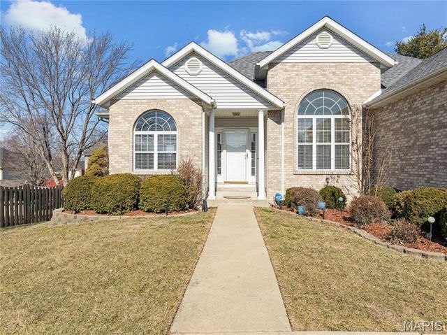 2645 Katrine Lake Drive, Belleville, IL 62221