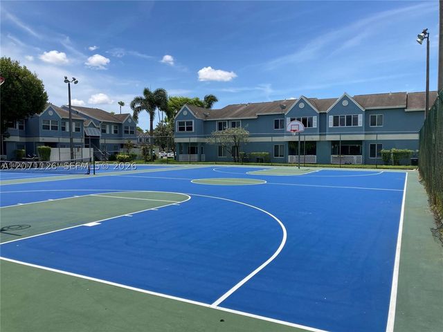 17505 NW 67th Pl C-11, Hialeah, FL 33015