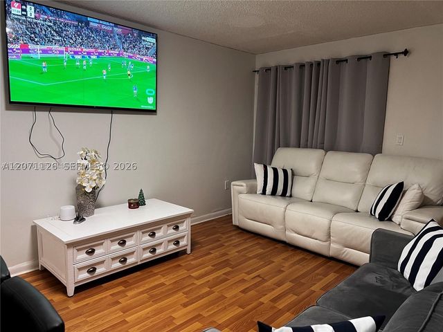 17505 NW 67th Pl C-11, Hialeah, FL 33015