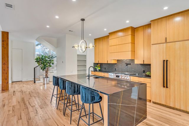 7533 Royal Place, Dallas, TX 75230