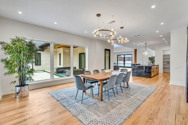 7533 Royal Place, Dallas, TX 75230