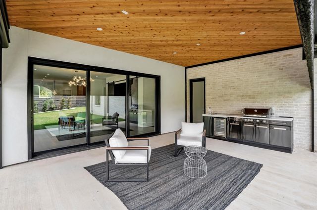 7533 Royal Place, Dallas, TX 75230