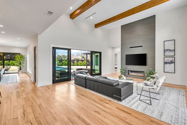 7533 Royal Place, Dallas, TX 75230